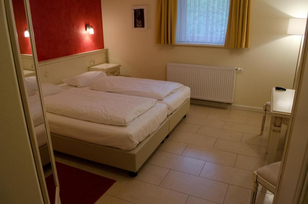 Hotel Pension Bellevue Бад-Доберан Номер фото